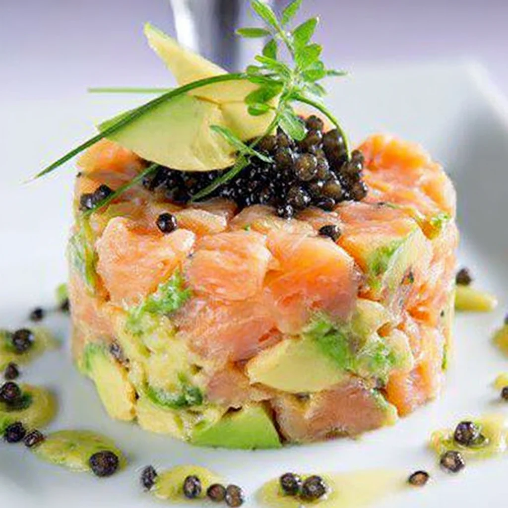 Tartar de salmón ahumado con aguacate