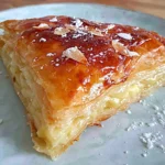 Pasteles de hojaldre con crema de limón